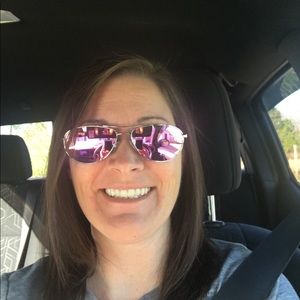 Meet your Posher, Kayla